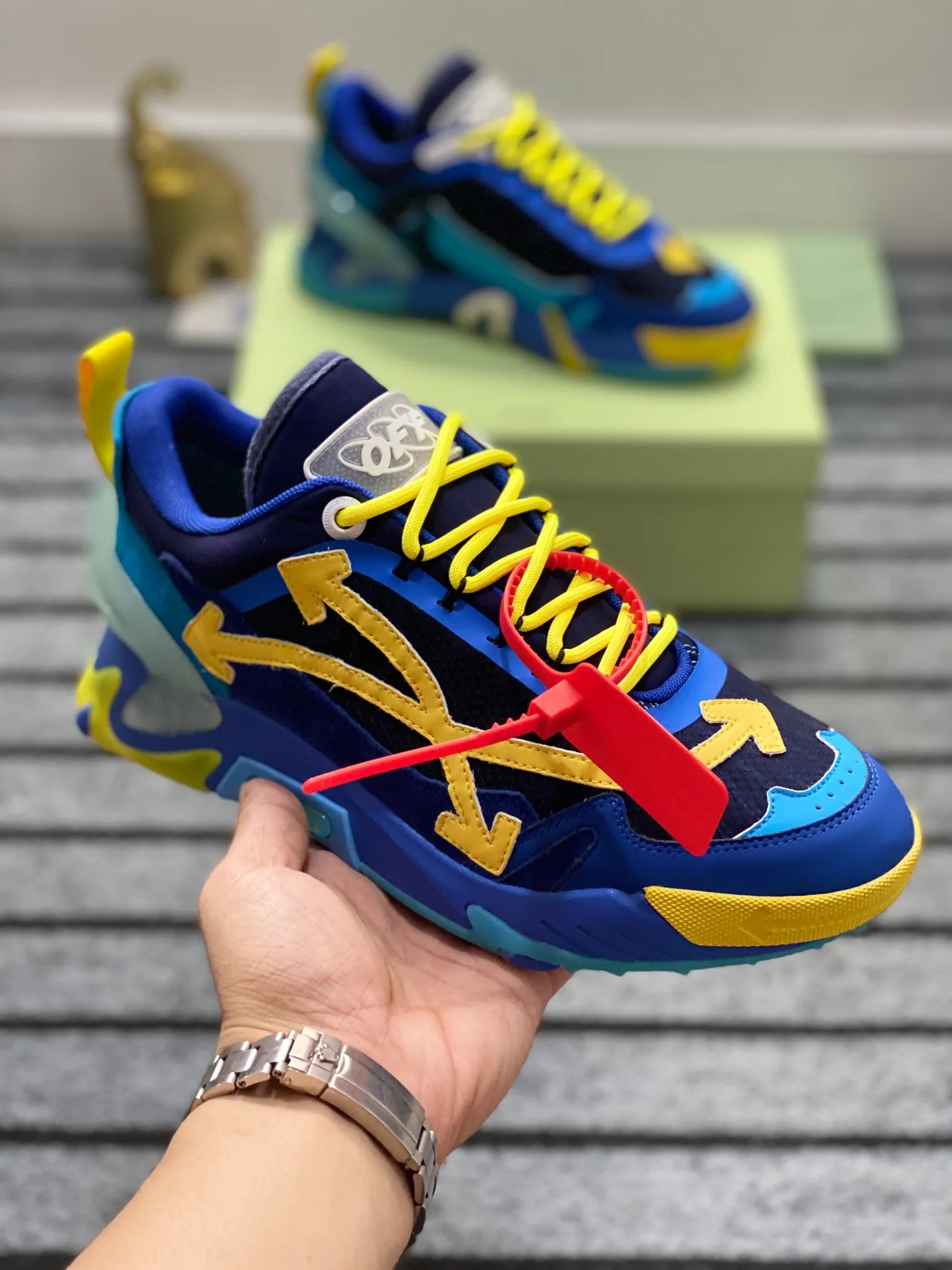 Men's shoes 💰640🌼【New】High-end boutique-OFF-WHITE x Air Jordan】1 The joint shoe design has been highly concerned by everyone. The new shoes are shown in the popular Chicago bull white and yellow LOGO color scheme. The shoe body is made of cowhide stitching and other materials. In addition to the X hidden on the inside of the leather, the oversized Swoosh, OFF-WHITE for Nike, and Air Jordan 1Birth information and the word AIR are displayed on both sides of the shoe, and OFF-WHITE's iconic details can be seen on the TPU sole and insole. You can choose a pair if you like the style. Size: 38-45 (45 customized